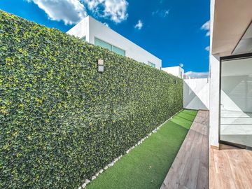 CASA DE 4 RECAMARAS EN ESQUINA EN VENTA LOMAS DE ANGELOPOLIS
