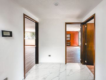 CASA DE 4 RECAMARAS EN ESQUINA EN VENTA LOMAS DE ANGELOPOLIS