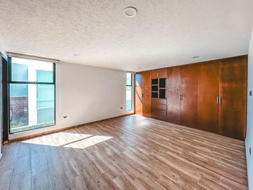 CASA DE 4 RECAMARAS EN ESQUINA EN VENTA LOMAS DE ANGELOPOLIS