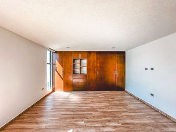 CASA DE 4 RECAMARAS EN ESQUINA EN VENTA LOMAS DE ANGELOPOLIS