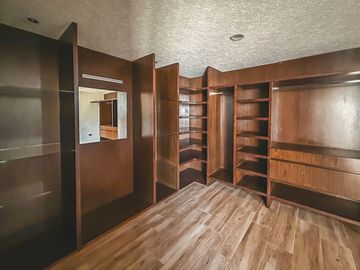CASA DE 4 RECAMARAS EN ESQUINA EN VENTA LOMAS DE ANGELOPOLIS