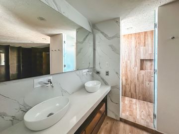 CASA DE 4 RECAMARAS EN ESQUINA EN VENTA LOMAS DE ANGELOPOLIS