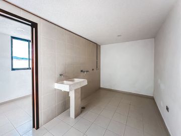 CASA DE 4 RECAMARAS EN ESQUINA EN VENTA LOMAS DE ANGELOPOLIS