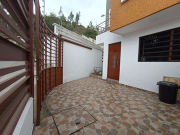 Amplia casa en venta - sector Control Sur - Guzho