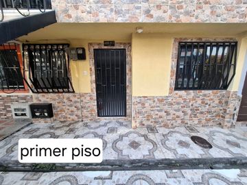 Casa En Venta En La Sultana Pereira De 3 Niveles