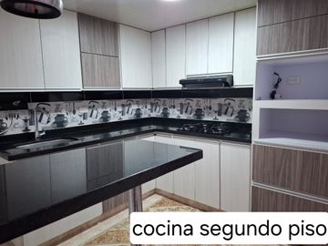 Casa En Venta En La Sultana Pereira De 3 Niveles