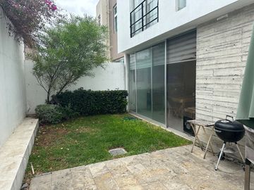 Hermosa Residencia en Solares