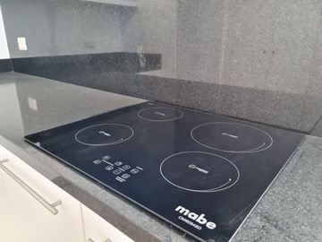 Venta de Departamento de 3 dormitorios en primer piso alto, Edificio Spazio, Puerto Santa Ana, Guayaquil