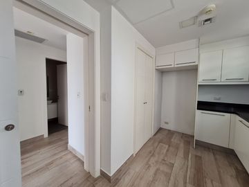 Venta de Departamento de 3 dormitorios en primer piso alto, Edificio Spazio, Puerto Santa Ana, Guayaquil
