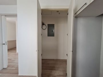 Venta de Departamento de 3 dormitorios en primer piso alto, Edificio Spazio, Puerto Santa Ana, Guayaquil