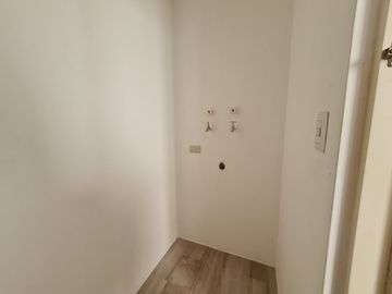 Venta de Departamento de 3 dormitorios en primer piso alto, Edificio Spazio, Puerto Santa Ana, Guayaquil