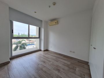 Venta de Departamento de 3 dormitorios en primer piso alto, Edificio Spazio, Puerto Santa Ana, Guayaquil