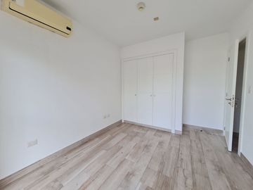 Venta de Departamento de 3 dormitorios en primer piso alto, Edificio Spazio, Puerto Santa Ana, Guayaquil
