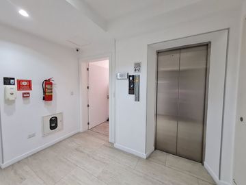 Venta de Departamento de 3 dormitorios en primer piso alto, Edificio Spazio, Puerto Santa Ana, Guayaquil