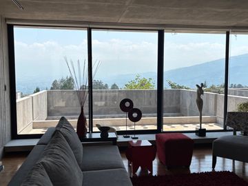 Casa por estrenar en Tumbaco sector Hilacril
