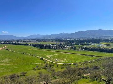 ¡Nuevas parcelas desde 5.000 m² en María Pinto a solo 25 minutos de Melipilla! Terrenos planos y con topografía diversa