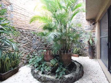 Casa Contemporánea en Jardines de Reforma