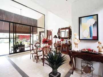 Casa Contemporánea en Jardines de Reforma