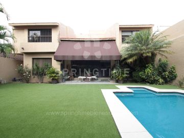 Casa Contemporánea en Jardines de Reforma