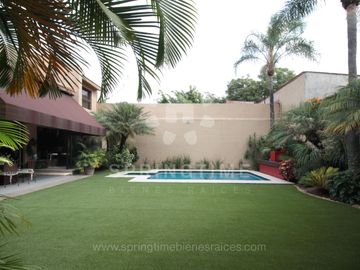 Casa Contemporánea en Jardines de Reforma