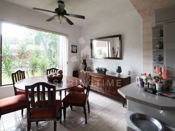Casa Contemporánea en Jardines de Reforma