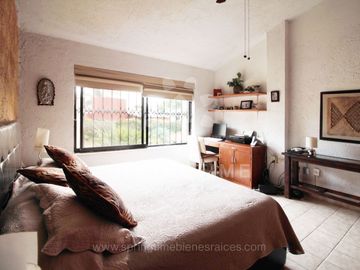 Casa Contemporánea en Jardines de Reforma