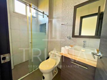 AMPLIA Y LUMINOSA PROPIEDAD EN VENTA – ¡OPORTUNIDAD ÚNICA EN TENIS CLUB! SANTO DOMINGO