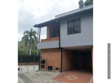 VENDO CASA EN CONDOMINIO BARRIO SEMINARIO