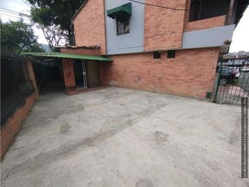 VENDO CASA EN CONDOMINIO BARRIO SEMINARIO