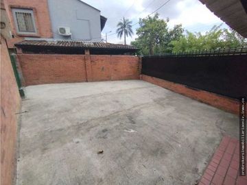 VENDO CASA EN CONDOMINIO BARRIO SEMINARIO