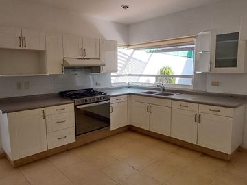 Céntrica casa en Fraccionamiento Villa Antigua