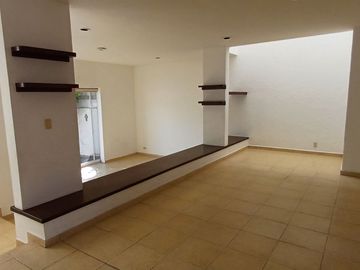 Céntrica casa en Fraccionamiento Villa Antigua
