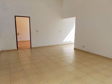 Céntrica casa en Fraccionamiento Villa Antigua