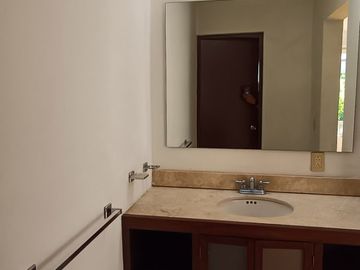 Céntrica casa en Fraccionamiento Villa Antigua