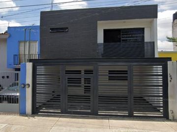 PRECIOSA CASA EN VENTA EN GUADALAJARA JALISCO