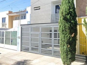 PRECIOSA CASA EN VENTA EN GUADALAJARA JALISCO