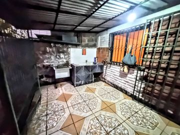 Casa Sólida, Regularizada, 2d/1b, 240m2, La Granja