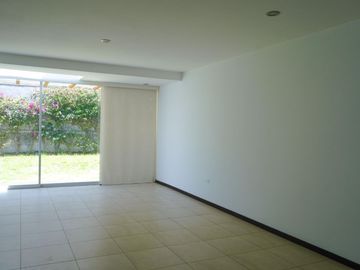 Venta de Increible Casa Tumbaco - Sector La Viña - Home Realtors