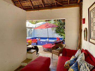 CASA EN VENTA  UN SOLO NIVEL CENTRICA Y MUY FUCIONAL