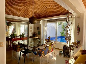 CASA EN VENTA  UN SOLO NIVEL CENTRICA Y MUY FUCIONAL