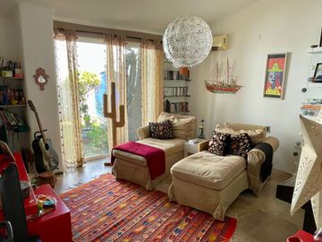 CASA EN VENTA  UN SOLO NIVEL CENTRICA Y MUY FUCIONAL