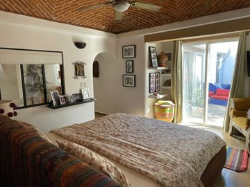 CASA EN VENTA  UN SOLO NIVEL CENTRICA Y MUY FUCIONAL