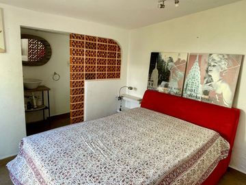CASA EN VENTA  UN SOLO NIVEL CENTRICA Y MUY FUCIONAL
