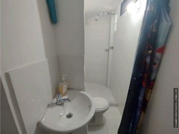 VENDO CASA PEATONAL EN TERRON COLORADO