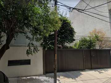 REMATO BONITA CASA EN CIUDAD DE LOS DEPORTES BENITO JUAREZ CDMX