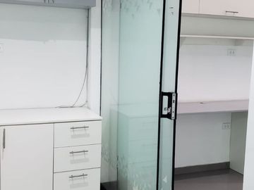 VENDO AMPLIA CASA EN LINCE
