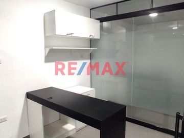 VENDO AMPLIA CASA EN LINCE