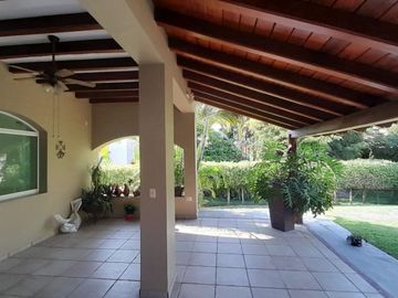 CASA EN VENTA EN  PARQUE ROYAL EN COLIMA