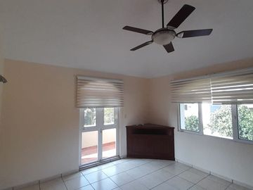 CASA EN VENTA EN  PARQUE ROYAL EN COLIMA