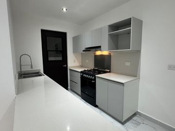 OMBU DEPTO- SIN MUEBLES EN RENTASEGUNDO PISO.